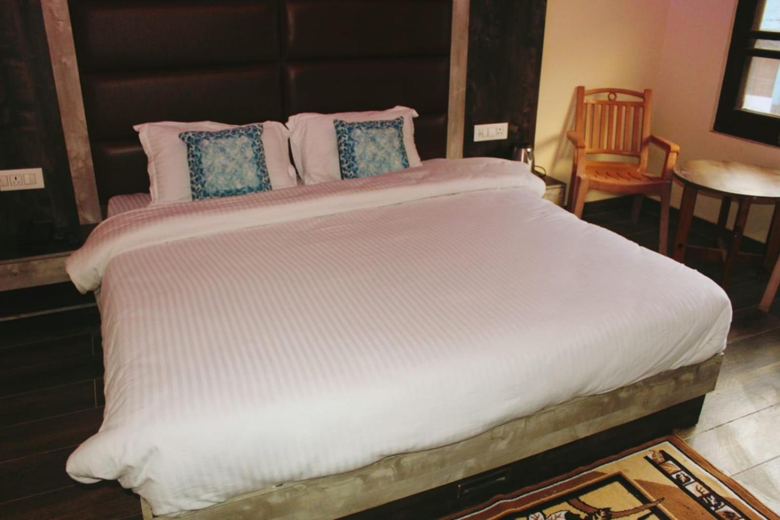 Hotel White Cloud Banikhet Экстерьер фото